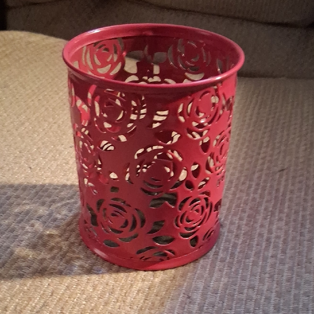 Rose Cutout Metal Pen/pencil Holder - Pink